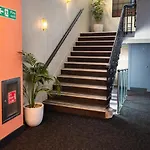 Stylish Boutique 1bd On The Headrow Ls1
