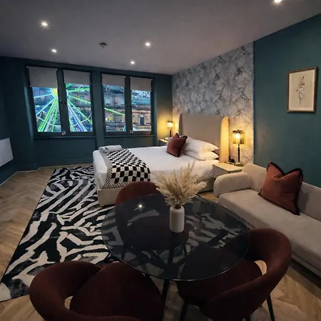 Stylish Boutique 1bd On The Headrow Ls1 ليدز